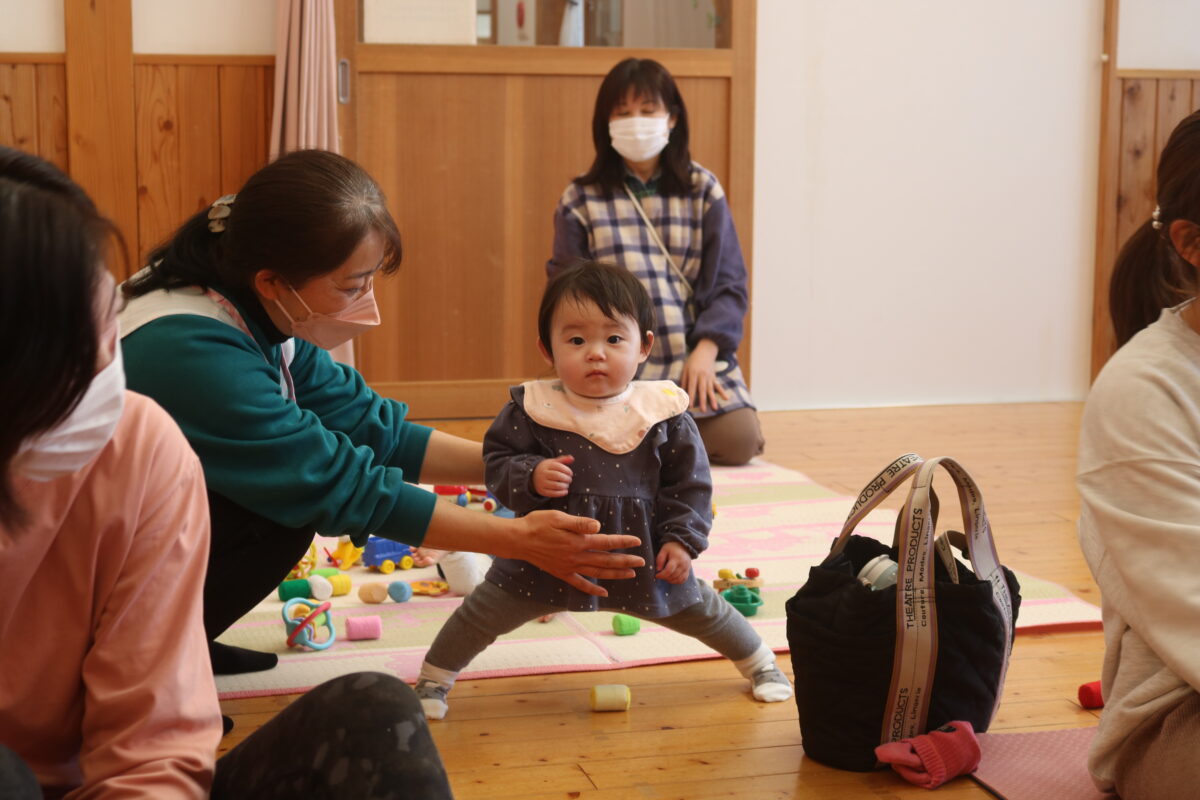 子どもたちのポーズ①