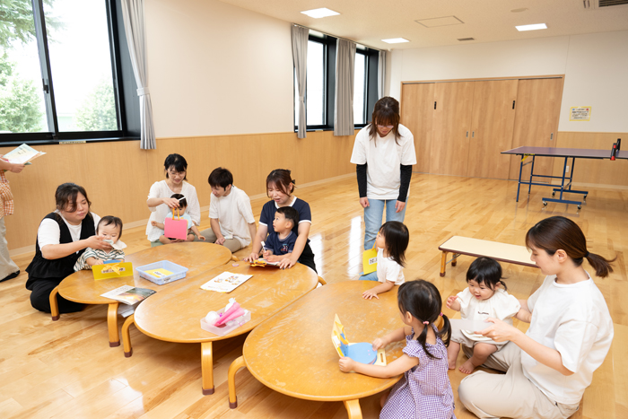 冊子が配られる