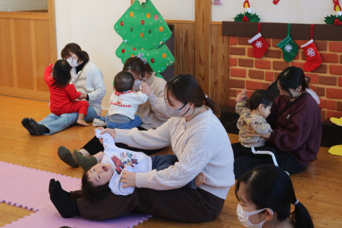 ママの膝の上②