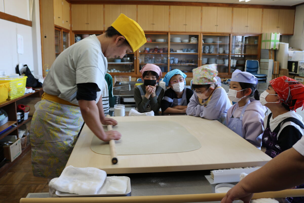 麺棒で伸ばす②