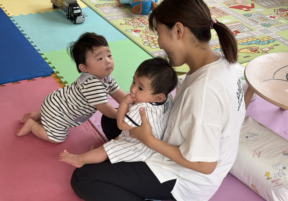 はいはいしてきたお友達